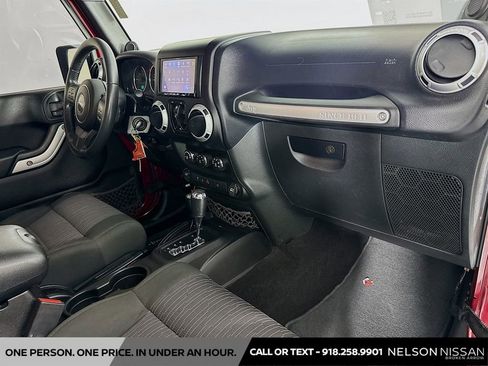 Used 2012 Jeep Wrangler Unlimited Rubicon w/ Dual Top Group AWD/4WD image 26