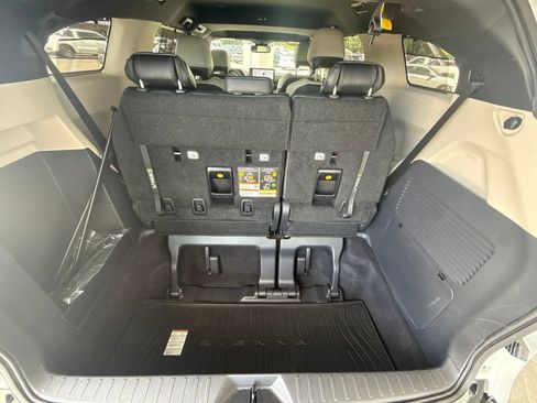 Used 2026 Toyota Sienna Limited FWD image 45