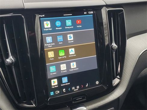 Used 2025 Volvo XC60 B5 Plus image 22