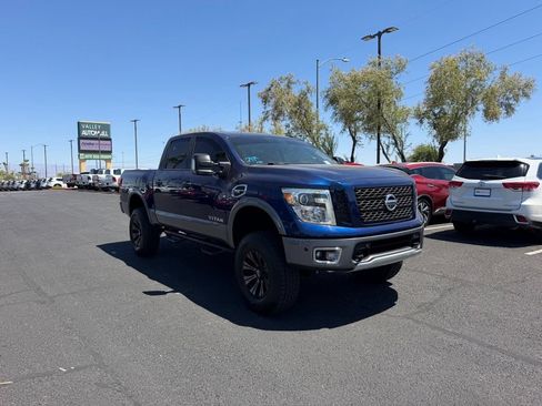 Used 2017 Nissan Titan PRO-4X w/ Pro-4x Convenience Package AWD/4WD image 3