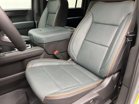 New 2026 GMC Yukon XL AT4 w/ AT4 Premium Package image 9