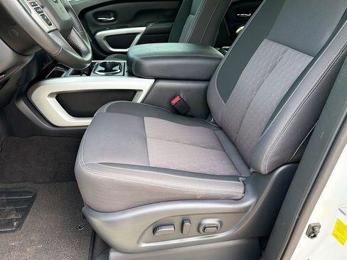 Used 2024 Nissan Titan SV w/ SV Convenience Package RWD image 27