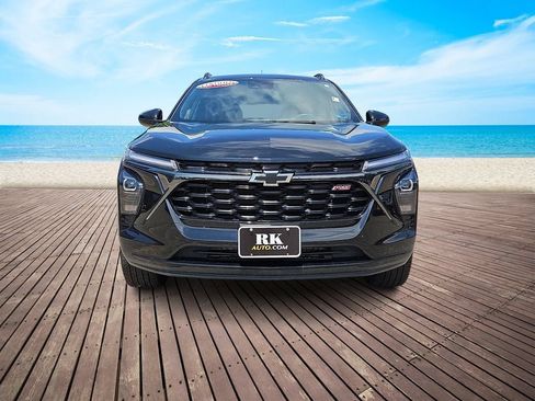 Certified 2024 Chevrolet Trax RS w/ Driver Confidence Package FWD image 2