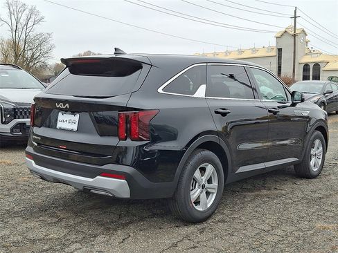 New 2026 Kia Sorento LX image 4