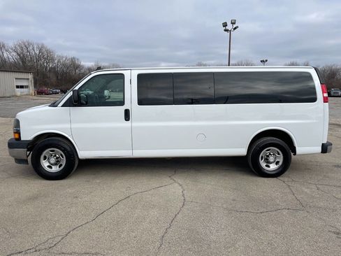 Used 2017 Chevrolet Express 3500 LT w/ LT Preferred Equipment Group image 2
