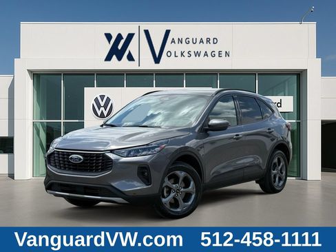 Used 2025 Ford Escape ST-Line Select AWD/4WD image 1
