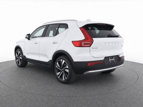 Used 2023 Volvo XC40 B5 Ultimate w/ Protection Package Premier AWD/4WD image 3