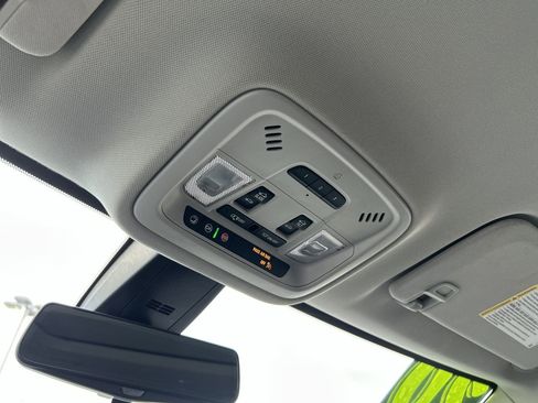 Used 2020 Chevrolet Traverse Premier w/ Redline Edition image 28