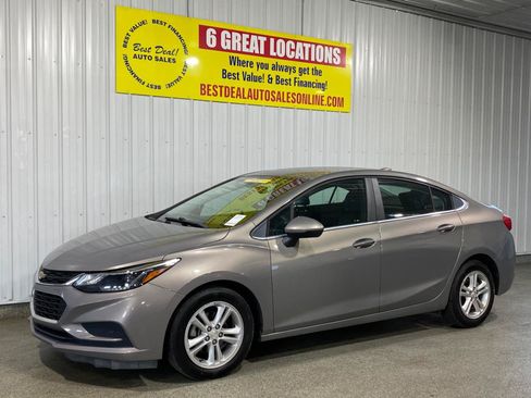 Used 2018 Chevrolet Cruze LT FWD image 1