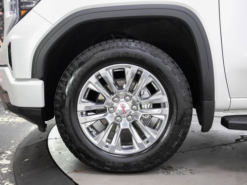 Used 2025 GMC Sierra 1500 Denali w/ Technology Package AWD/4WD image 29