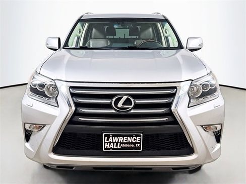 Used 2017 Lexus GX 460 image 2