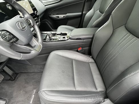 Used 2025 Lexus NX 250 FWD w/ Towing Package (2000 Lbs) image 16