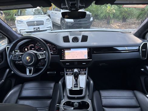 Used 2022 Porsche Cayenne Turbo AWD/4WD image 26