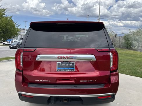 Used 2024 GMC Yukon Denali w/ Advanced Technology Package AWD/4WD image 4