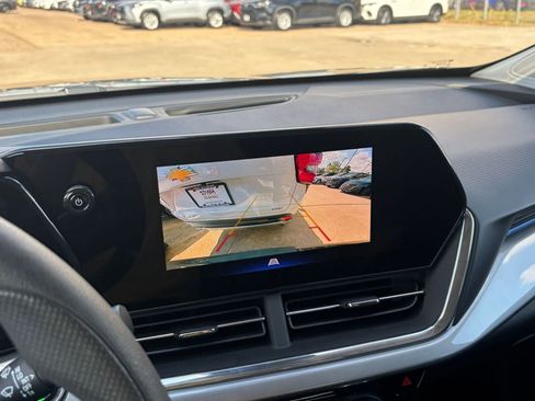 Used 2025 Chevrolet Trax LT image 17