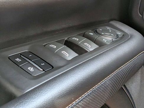 Used 2023 Chevrolet Tahoe Premier AWD/4WD image 28