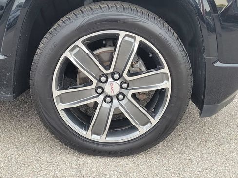 Used 2019 GMC Acadia Denali w/ Technology Package FWD image 5