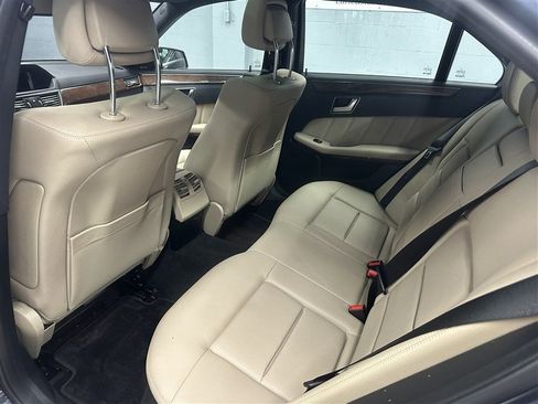 Used 2013 Mercedes-Benz E 350 4MATIC Sedan image 3