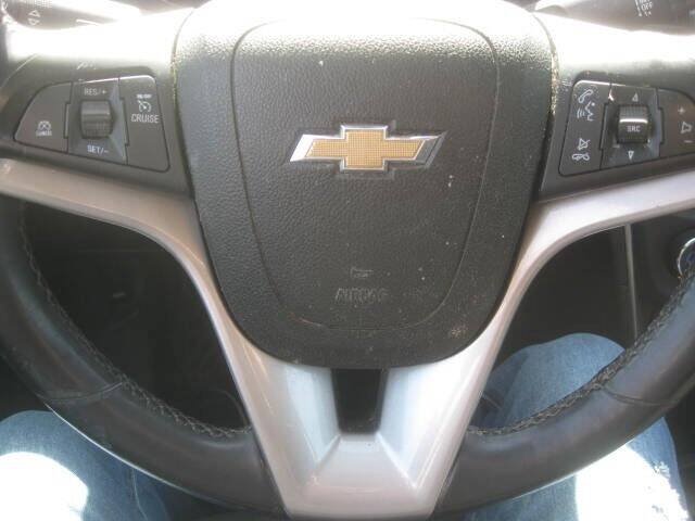 Used 2018 Chevrolet Trax LT w/ LT Convenience Package AWD/4WD image 17