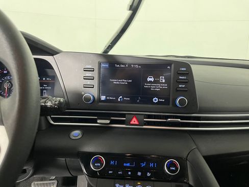 Used 2023 Hyundai Elantra SEL image 24