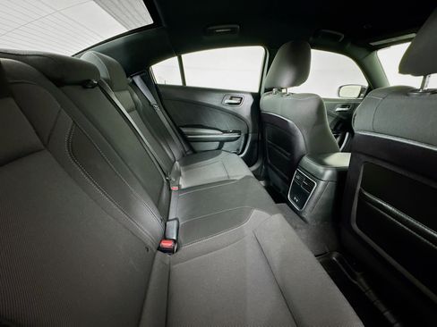 Used 2019 Dodge Charger SXT RWD image 25