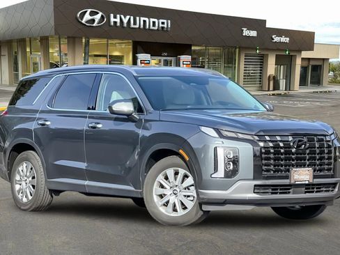 Used 2024 Hyundai Palisade SEL image 2