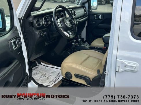 Used 2018 Jeep Wrangler Unlimited Sahara w/ Cold Weather Group image 10