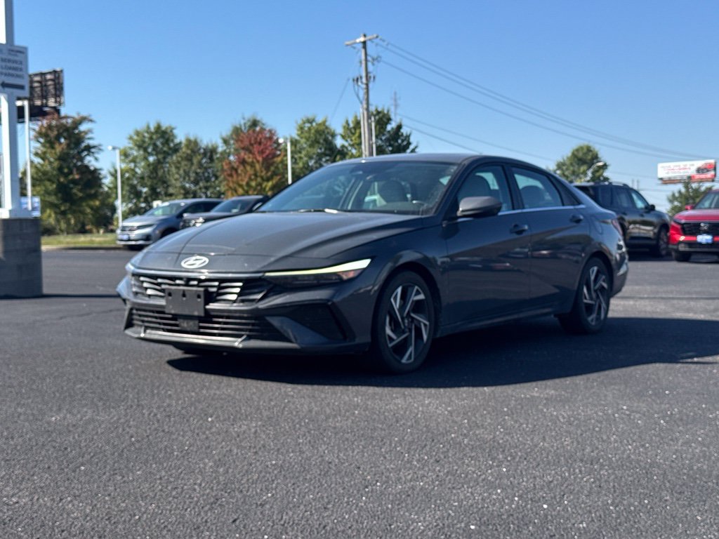 Used 2024 Hyundai Elantra Limited FWD image 7