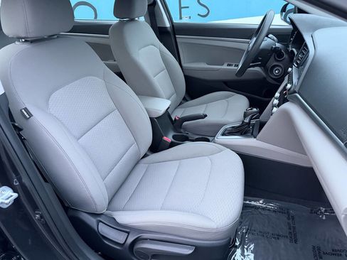 Used 2020 Hyundai Elantra SE w/ Cargo Package (C1) image 32