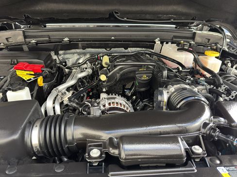 Used 2025 Jeep Gladiator Mojave image 9