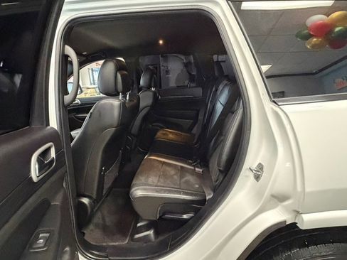 Used 2021 Jeep Grand Cherokee Laredo X image 30