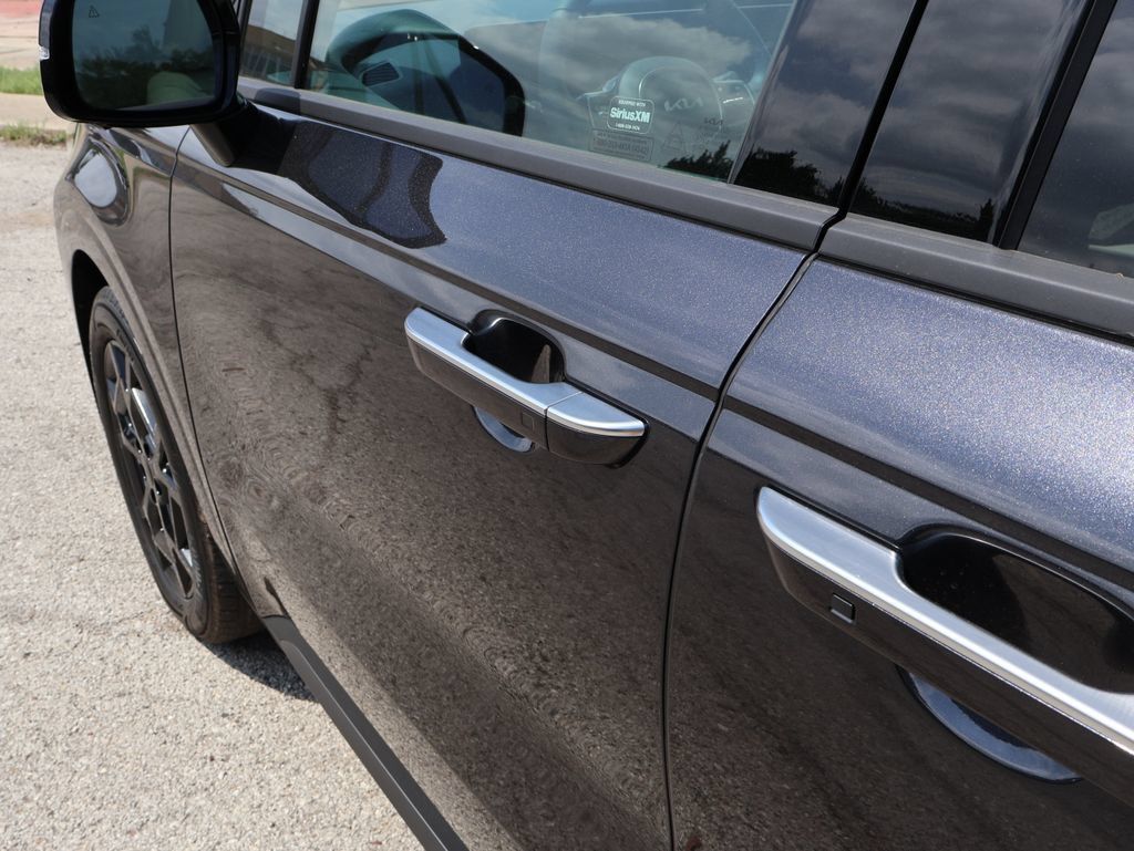 New 2026 Kia Carnival SX w/ SX Dark Edition Package FWD image 10