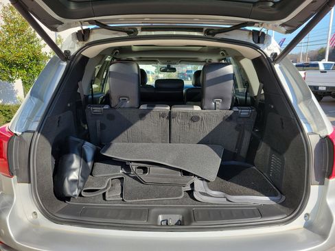 Used 2020 Nissan Pathfinder SL image 11