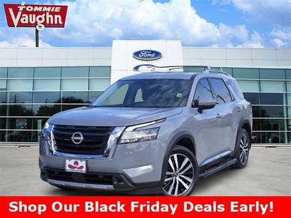 Used 2023 Nissan Pathfinder Platinum w/ Cargo Package