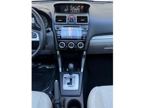 Used 2017 Subaru Forester 2.5i Premium w/ All-Weather Package AWD/4WD image 11