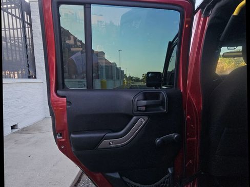 Used 2013 Jeep Wrangler Unlimited Sport w/ Connectivity Group image 39