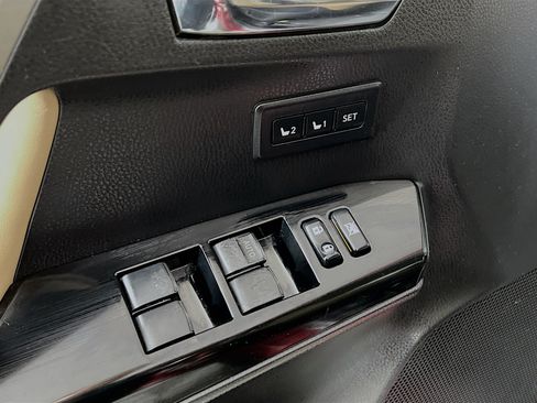 Used 2018 Toyota RAV4 Limited w/ All Weather Liner Package AWD/4WD image 19