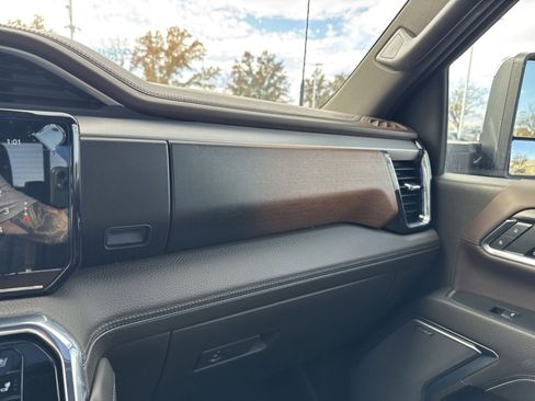 Used 2024 GMC Sierra 3500 Denali w/ Denali Reserve Package image 21