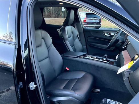 Certified 2024 Volvo XC60 B5 Plus w/ Protection Package Premier image 7