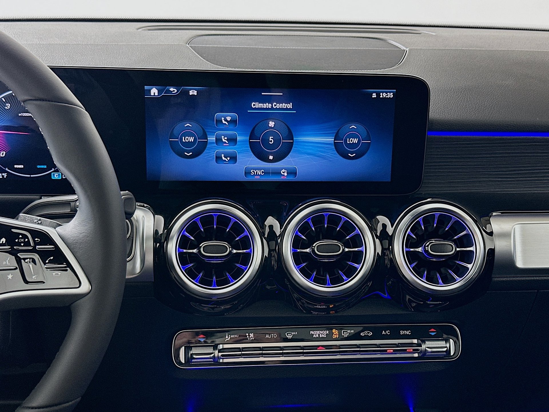New 2026 Mercedes-Benz GLB 250 image 16