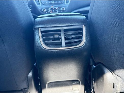 Used 2025 Chevrolet Malibu LT image 24