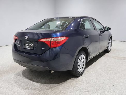 Used 2018 Toyota Corolla LE w/ Carpet Mat Package (TMS) FWD image 2