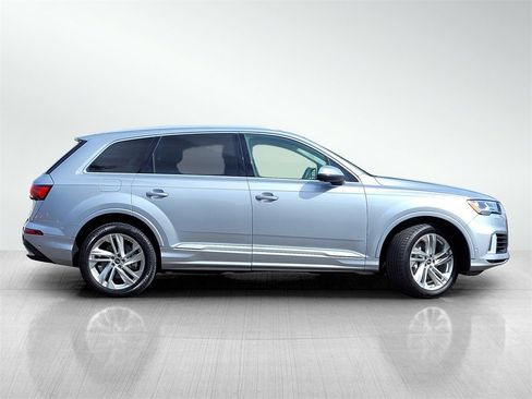 Used 2022 Audi Q7 3.0T Premium Plus image 3
