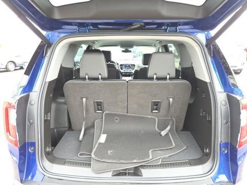 Used 2023 GMC Acadia SLT w/ Preferred Package image 62