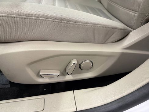 Used 2020 Ford Fusion SE FWD image 30