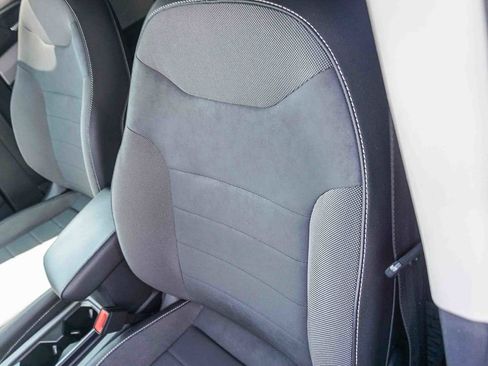 Used 2022 Volkswagen Taos SE image 20