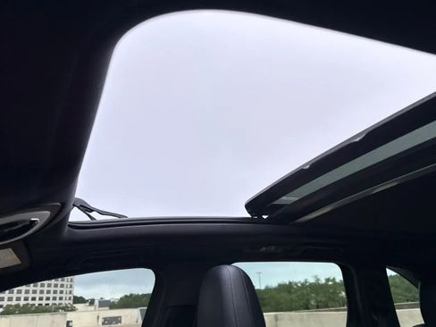 Used 2015 Porsche Cayenne S image 5