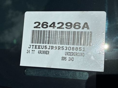 Used 2024 Toyota 4Runner SR5 RWD image 31
