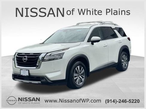 Certified 2024 Nissan Pathfinder SL AWD/4WD image 1