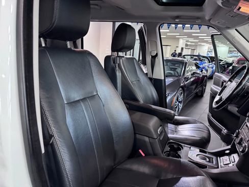 Used 2016 Land Rover LR4 HSE Silver Edition image 13